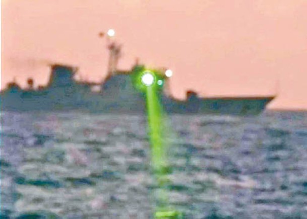 南海角力  華船逼近  射激光  菲指艦員失明15秒
