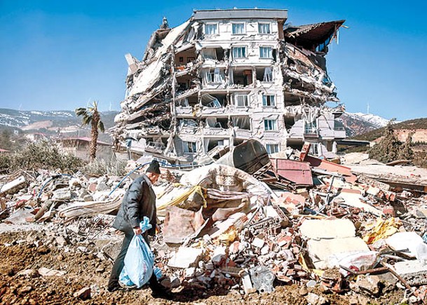 地震造成土耳其災區嚴重破壞。