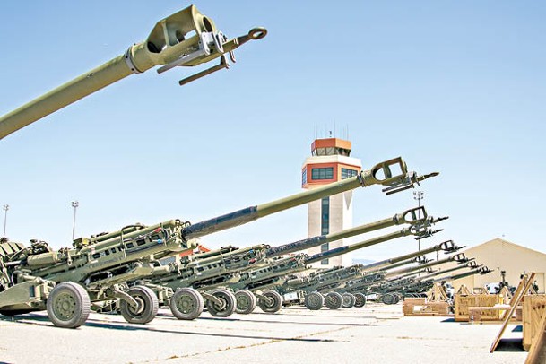 烏克蘭從美國接收大量火炮。