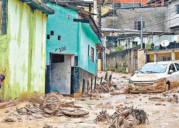 巴西大雨山泥傾瀉36人亡