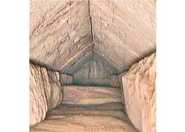 胡夫金字塔入口揭9米隱藏通道