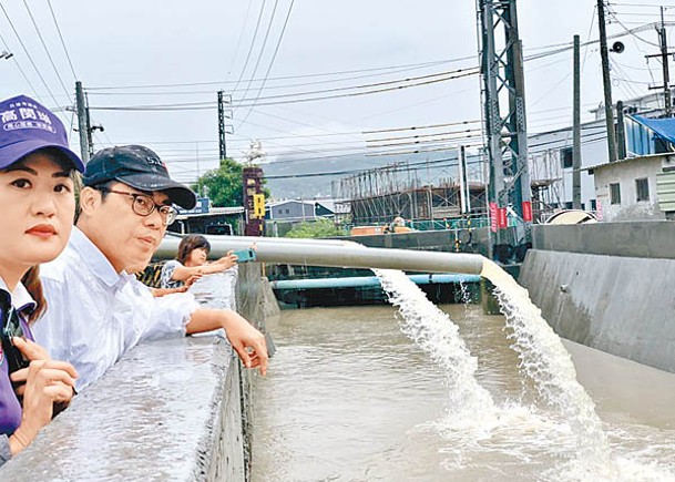 尋找水源  陳其邁勘查高屏溪