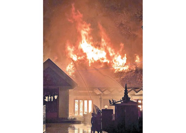 國王行宮大火  柬國文物浩劫