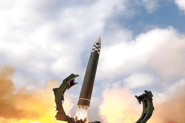 北韓2022年11月18日發射火星17型洲際彈道導彈。