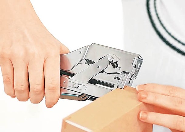潮流創意：環保釘書機  製禮物盒省時