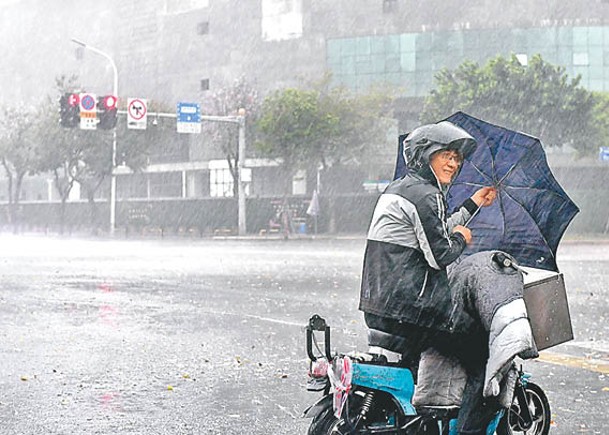 福建省福州市迎來大雨。