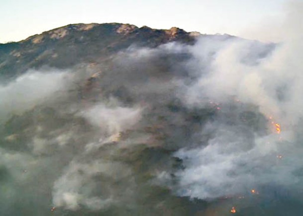 韓島嶼山火  逾千消防連夜撲救