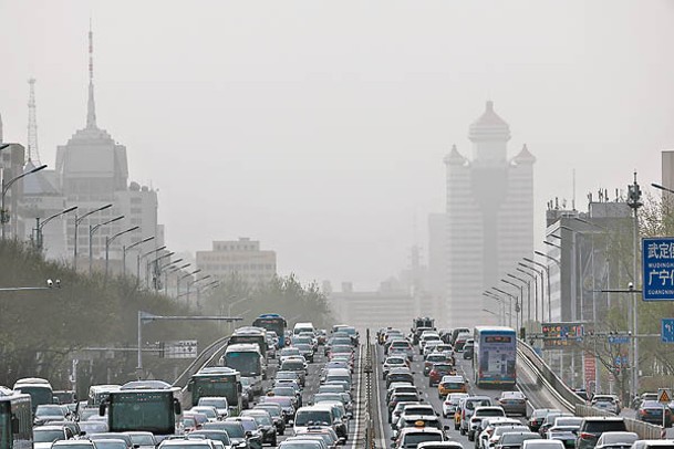 北京出現沙塵暴天氣。