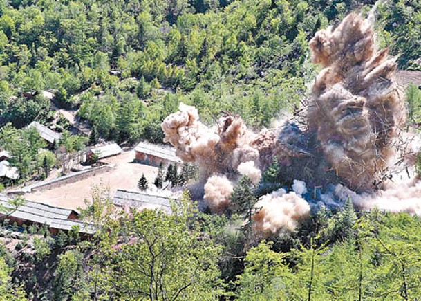 北韓公開炸毀豐溪里核試場。（Getty Images圖片）
