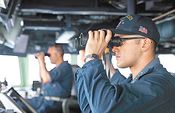 米利厄斯號官兵監視台灣海峽。