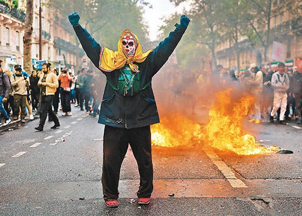 法國勞動節示威  佔領酒店  焚汽車