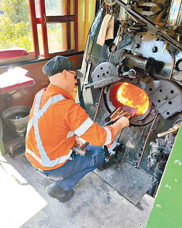 火車採用傳統運轉模式。