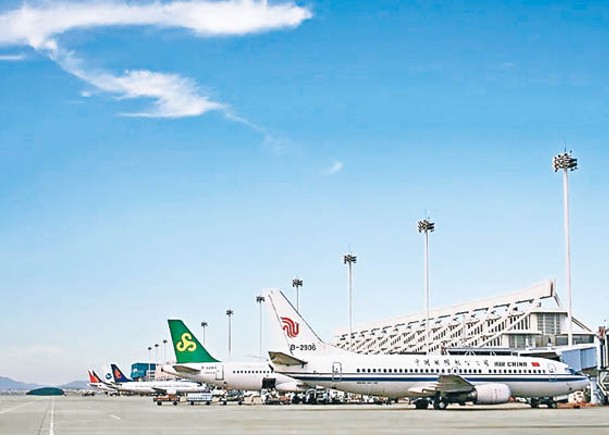 廈門高崎國際機場曾發生擺渡車衝入航站樓意外。