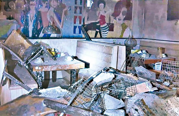 燒烤店內受損嚴重。