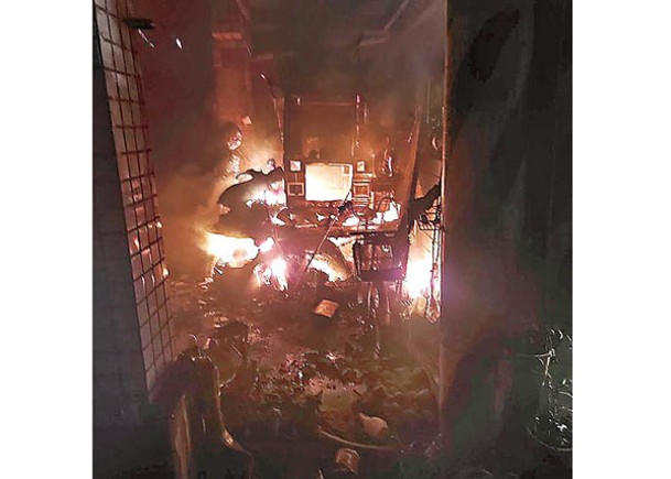 台灣民居起火  7人包括4孩獲救