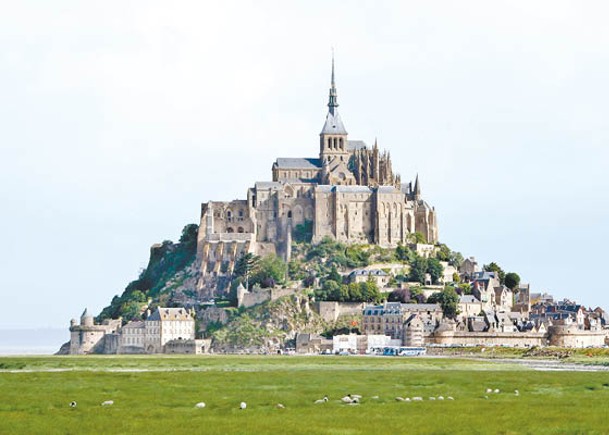 暑假期間，法國多個名勝將迎來大量旅客。
