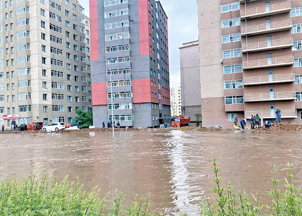 烏蘭巴托市面嚴重水浸。