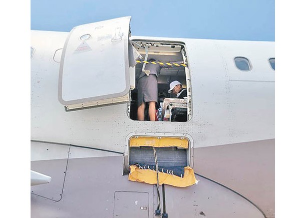 韓亞航空曾經有乘客打開客機逃生門。