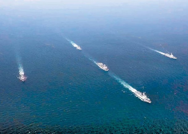 中國海上編隊前往日本海中部海域執行演習任務。