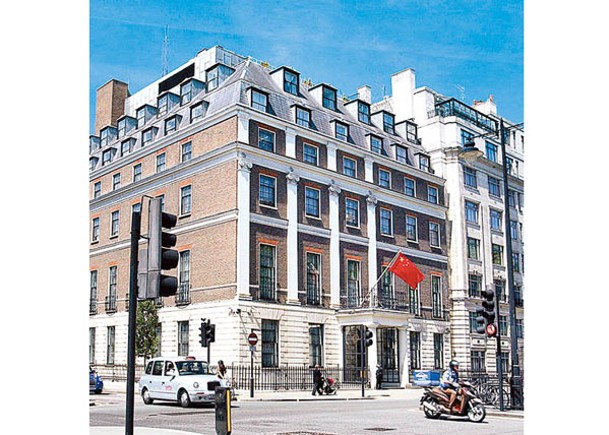 中國駐英國大使館（圖）對報告表示堅決反對。