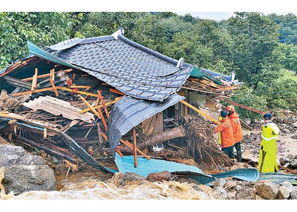 暴雨釀24死 韓派軍人搶險