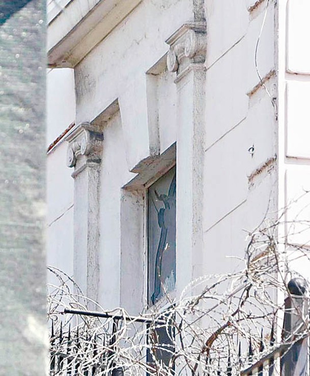 中國駐敖德薩總領事館有窗戶受損。
