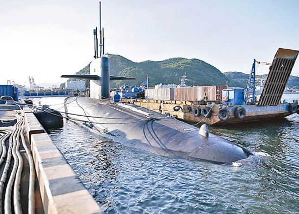 美國戰略核潛艇肯塔基號訪問南韓釜山。（Getty Images圖片）