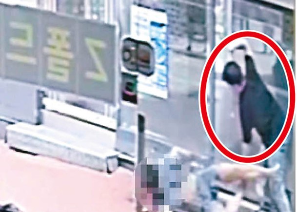 首爾刀漢地鐵站外捅人  1死3傷