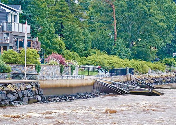 加國雨災洪水淹道路  4人失蹤