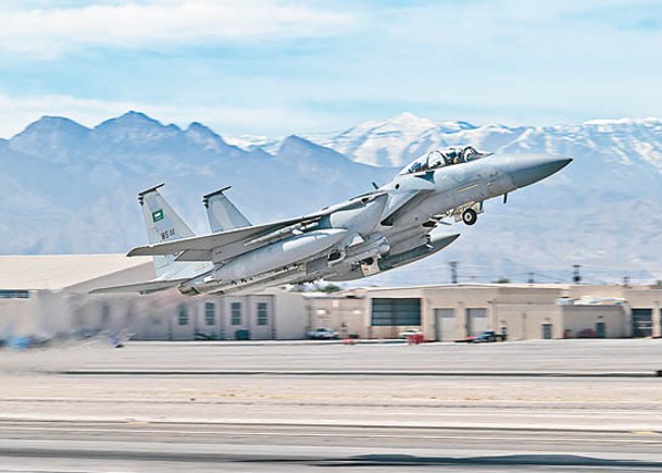 沙特F15SA戰機演練  也門邊境墜毀2死