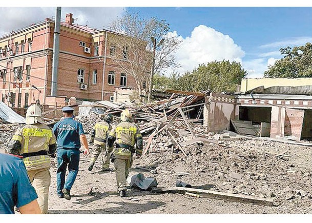 塔甘羅格市多幢建築物損毀。