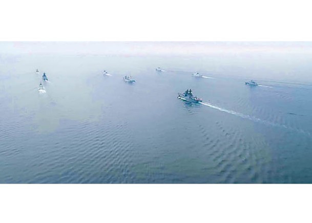 中俄海軍艦艇在白令海展開反潛演習。