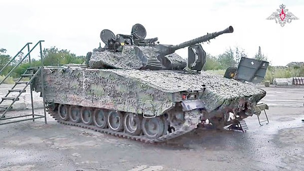 烏克蘭軍方在戰場遺棄CV90步兵戰車。