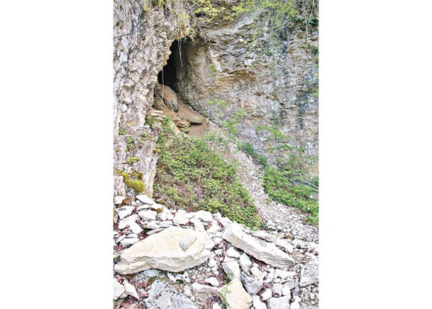 倫內洞窟是舊石器時代遺址。