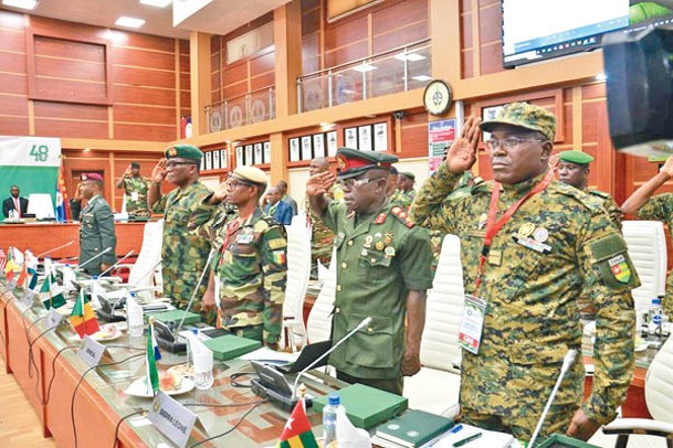 西非國家經濟共同體在峰會決定啟動待命部隊。