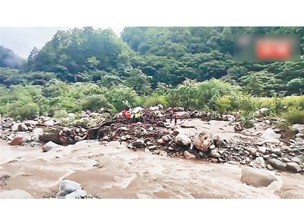 西安泥石流  增至21人罹難