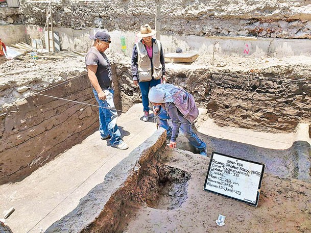考古團隊在特奧蒂瓦坎村莊作挖掘工作。