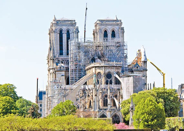 巴黎聖母院早年經歷火劫後需要重建。（中新社圖片）