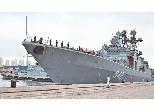 中俄海軍聯合巡航  駛入青島港
