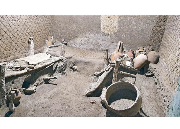 考古學家在別墅中發現該間小型臥室。