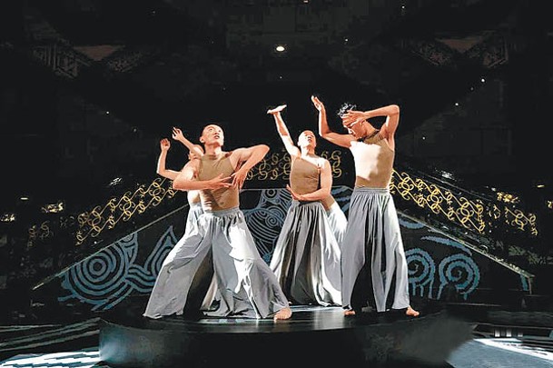 活動包括現代舞表演。