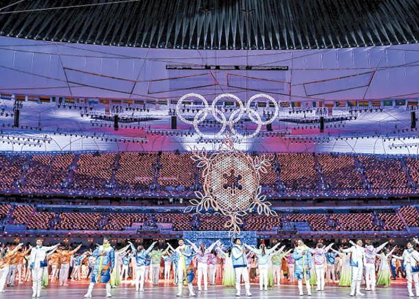 北京冬奧會去年２月舉行；圖為閉幕禮情況。（Getty Images圖片）