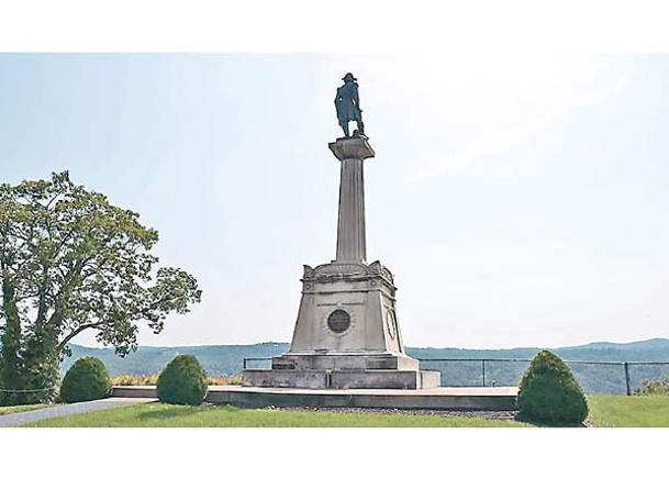 科希丘什科紀念碑坐落西點軍校。
