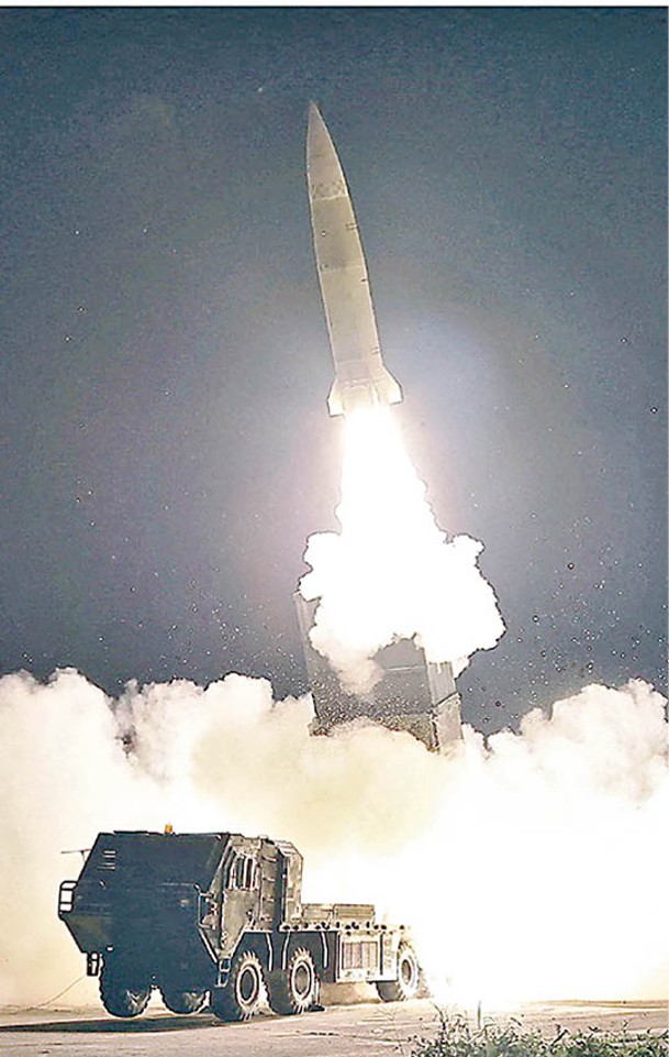北韓試射戰術彈道導彈。