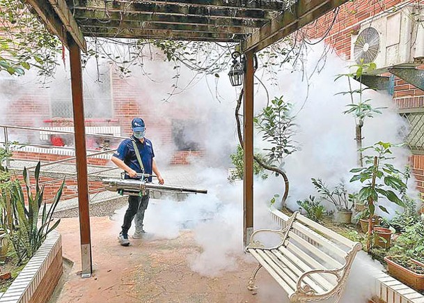 台中衞生部門進行患者居住地防治工作。