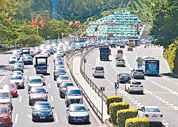 深圳市逐步開放自動駕駛測試。