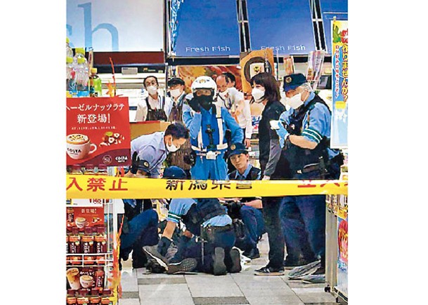 商場隨機斬人3傷  日高中生被捕