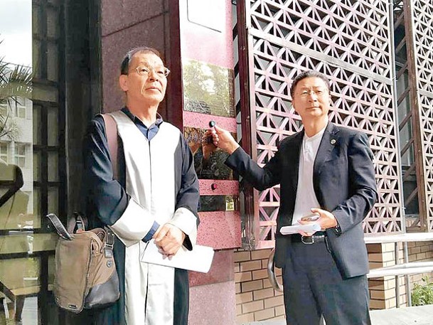 郭璽（右）到台北地方檢察署反控馬文君加重誹謗罪。（中時電子報圖片）