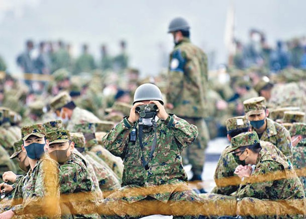 日本自衞隊成員參與演訓。（Getty Images圖片）