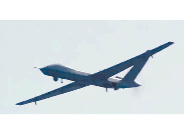 解放軍新型無人機  首越台海中線